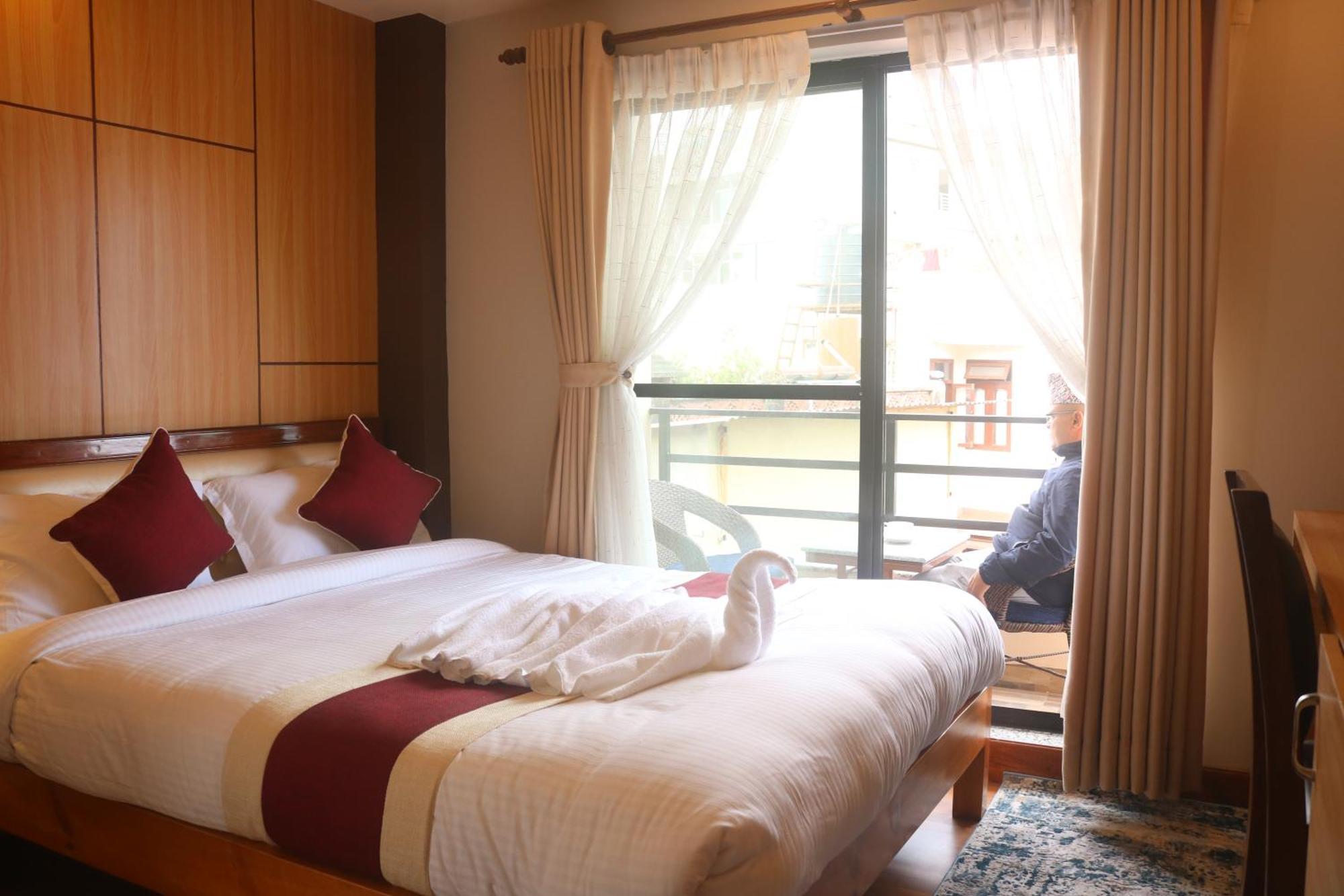 Hotel Family Ties Pvt. Ltd. Kathmandu Exteriör bild